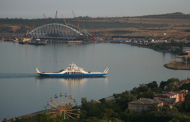  Rusiya Kerçdə keçidi bağladı  