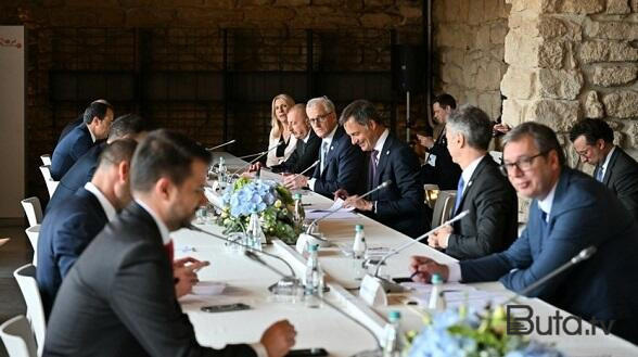 İlham Əliyev Kişinyovda dəyirmi masada iştirak etdi  