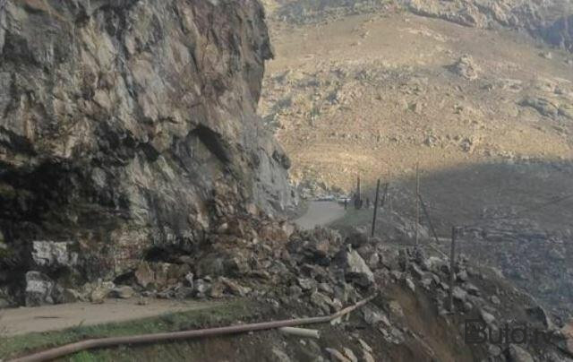  Lahıc yolu qaya parçalarından təmizləndi - Video  