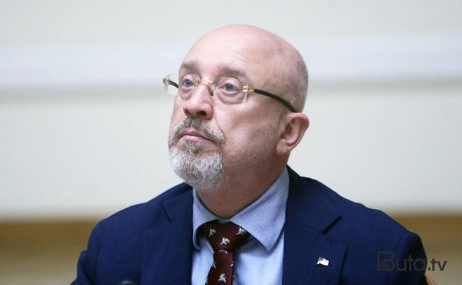  Reznikov Sinqapurda Ostinlə görüşdü  