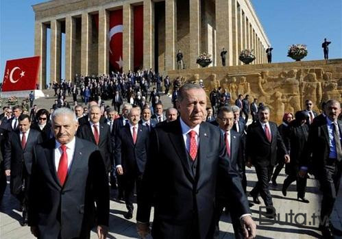  Ərdoğan Anıtqəbri ziyarət etdi - Canlı  