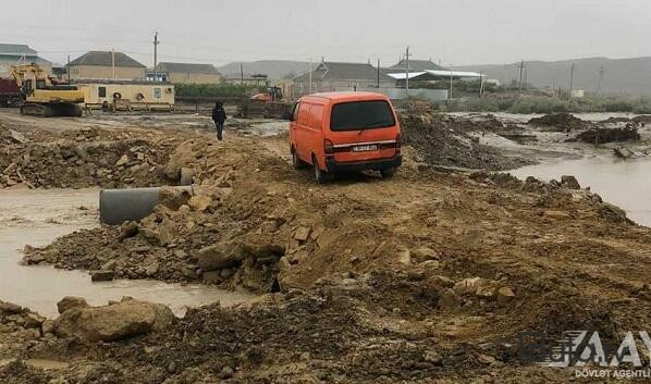 Biləsuvarda sel fəlakəti: milli fəallar yardıma başladı  