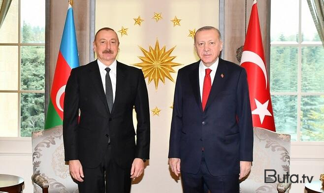  Prezidentlər mətbuata bəyanatlarla çıxış edir  