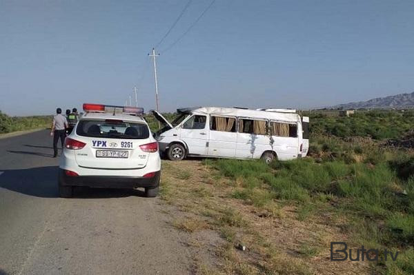  Xaçmazda fəhlələri daşıyan avtomobil qəzaya düşdü  