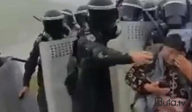  Ananın gözünə qaz sıxan polis kimdir?  
