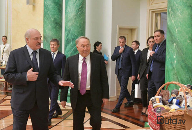  Lukaşenkodan Nazarbayevə müəmmalı zəng  