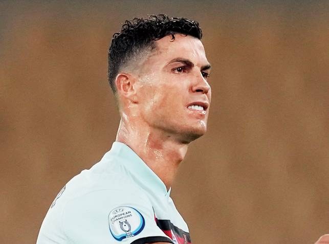  Ronaldo Türkiyəyə yardımla dolu təyyarə göndərdi  