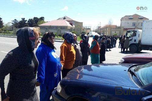  Saatlıda sakinlər yolu bağlamaq istədi: saxlanılanlar var  