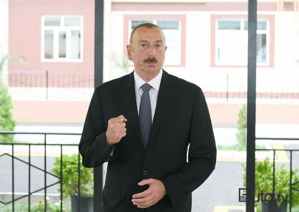  Prezident Ağdamda dəmiryolu xəttinə baxış keçirdi  
