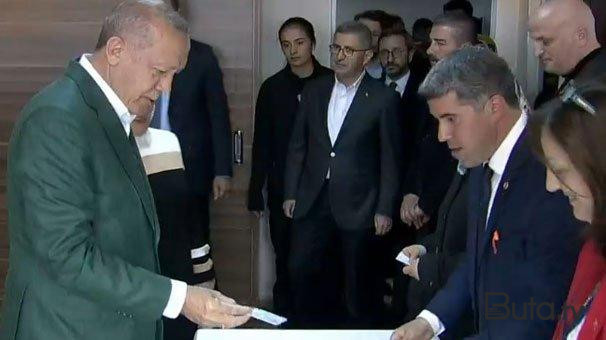 Ərdoğan səs verdi - Video  