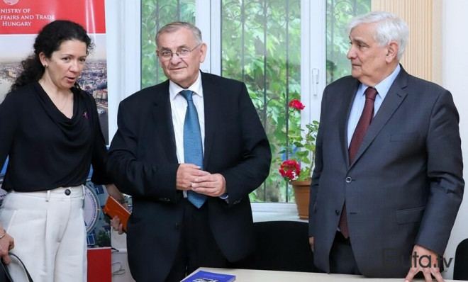 Şandor Lejak Bakıda bu universitetə gəldi – Foto  