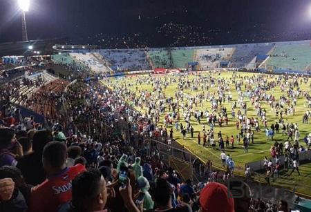 Salvadorda stadionda dava: 12 ölü, 90 yaralı  