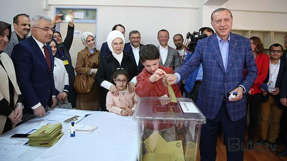  Ərdoğanın səs verdiyi seçki qutusunun nəticəsi...  