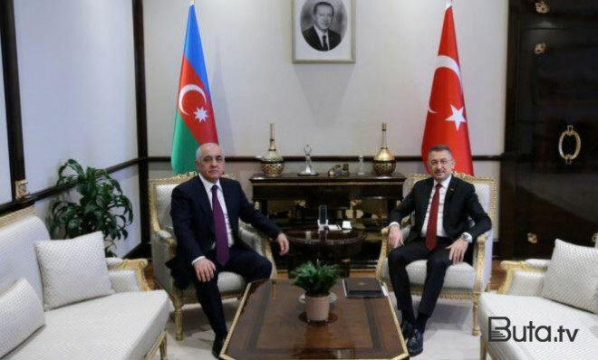 Əli Əsədov Fuad Oqtayı təbrik etdi  