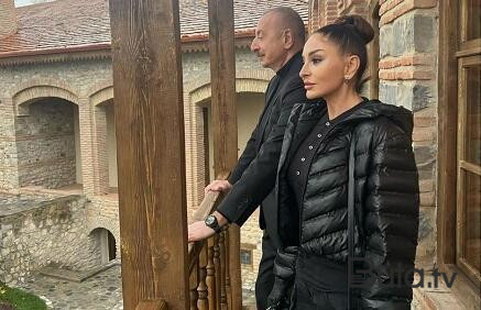  Əliyev və xanımı 