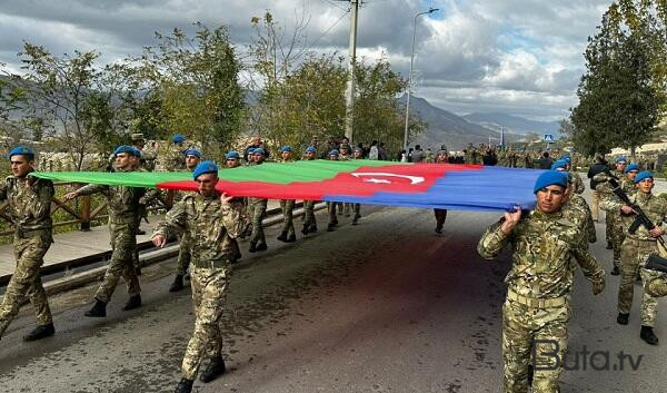  Laçında Bayraq yürüşü keçirilir  