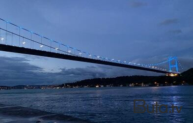  İstanbulun körpüləri bayrağımızın rəngləri ilə işıqlandırılır  