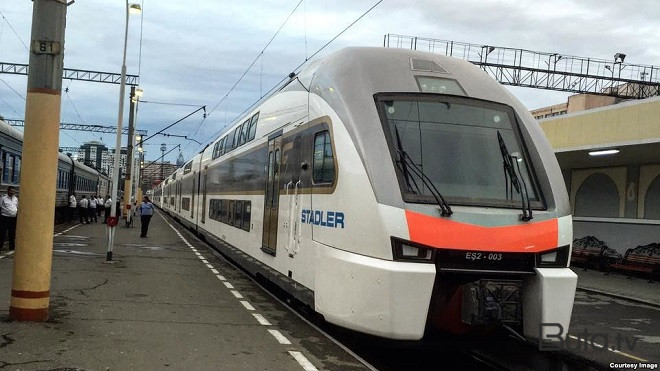  Sürət qatarında problem: Çölün düzündə qalmışıq - Video  