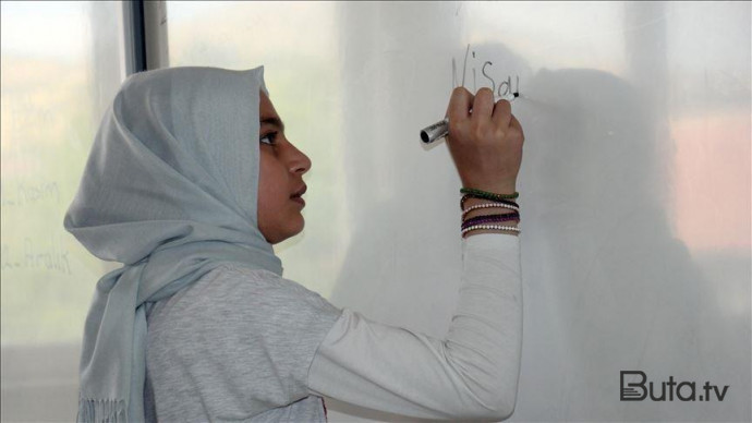  İranda “yenilik”: Qız və oğlan şagirdlərin dərslikləri fərqlənəcək  