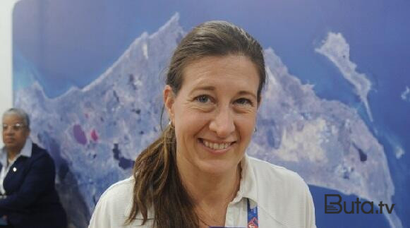 NASA rəsmisi Bakıdakı sərgidən danışdı  