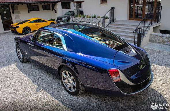  Britaniyanın ən mükəmməl elektromobili Bakıda - Foto  