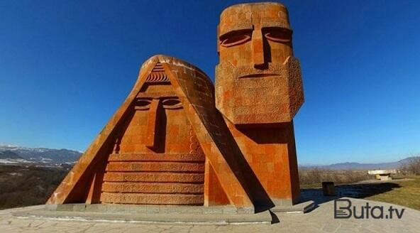  “Biz və bizim dağlar”a bayrağımızı vuran məmur işdən çıxarıldı - FOTO 