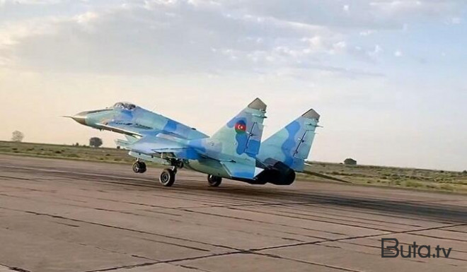  Azərbaycan qırıcıları havaya qaldırıldı - Video  