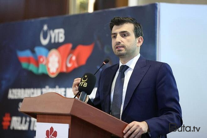  Bayraqdar təsdiqlədi: Bakıya gəlir  