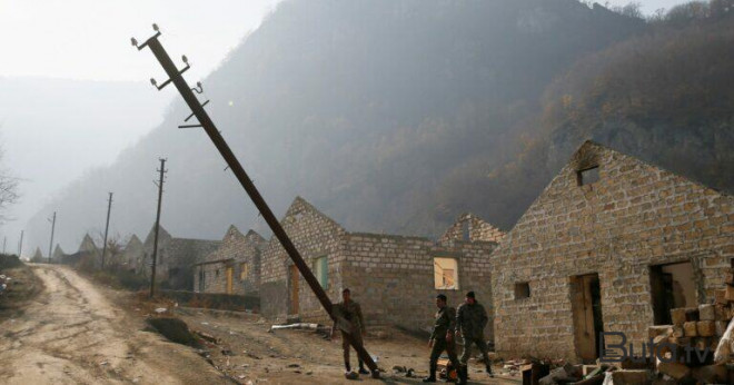  Erməninin çəkdiyi kadrlar: mülki evlər... - Video  