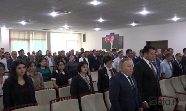  Heydər Əliyevin 100 illiyinə həsr olunmuş konfrans...  