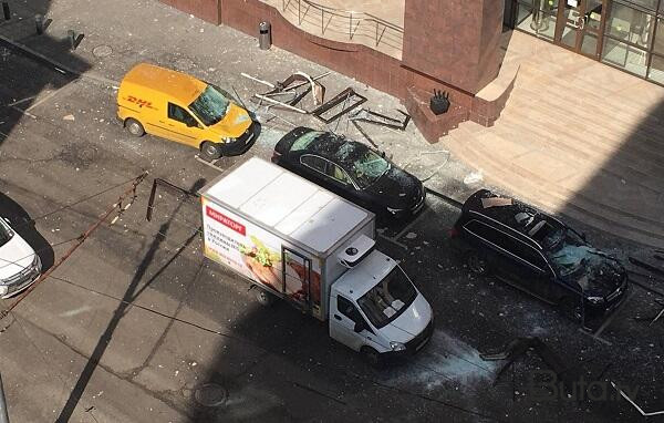  Moskvada bina partladı: dağıntı altında qalanlar var - Video  