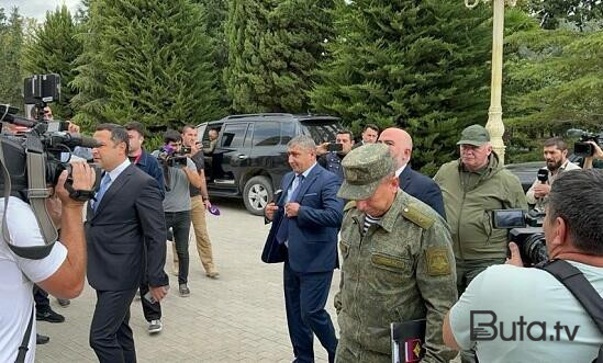  Yevlaxda görüş başladı  