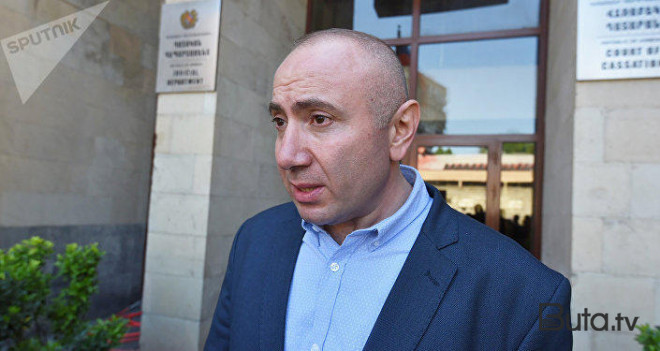  İrəvanda polis müxalifət liderini saxladı  