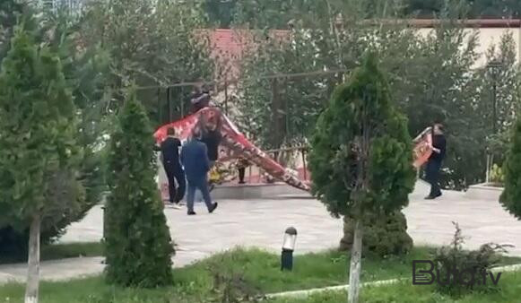  Xankəndidə terrorçuların fotoları sökülür - Video  