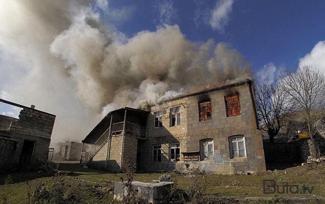  Ağdərədə erməni sakinlər kütləvi şəkildə evləri yandırır  