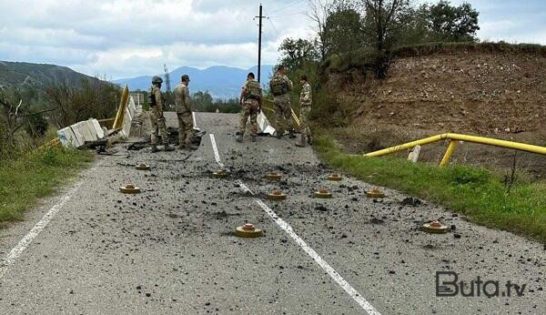  Ağdərədən çıxan ermənilər yolu minaladı - Foto  