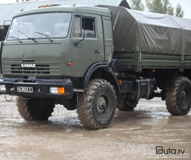 Şuşada sülhməramlıların "KamAZ"ı aşdı: ermənilərin maşınları yandı  