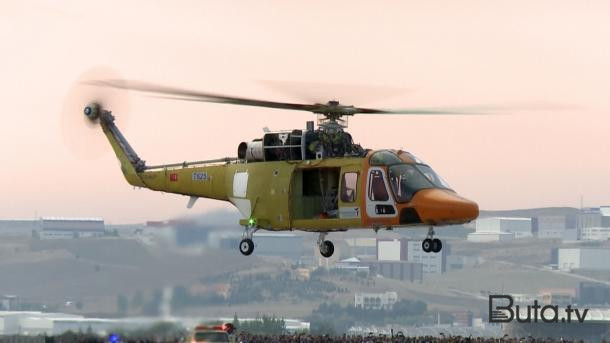  İsveçrədə helikopter dağın zirvəsinı çırpıldı  