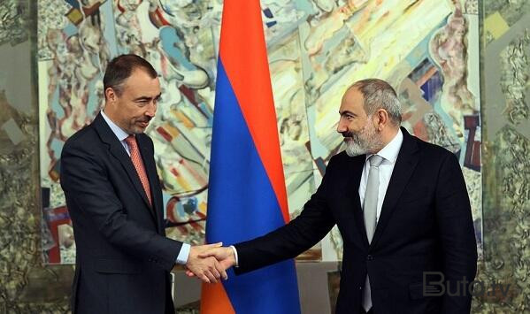  Paşinyan Klaarla görüşdü: Sərhədlərin delimitasiyası...  