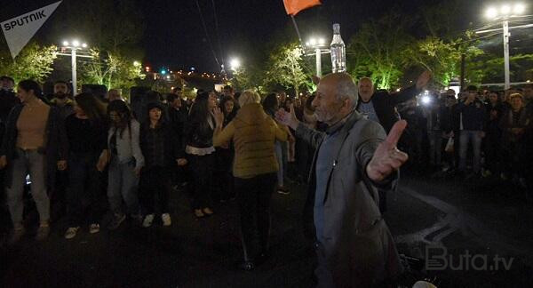 İrəvanda Paşinyana qarşı aksiya keçirilir - Video  
