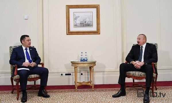  Prezidentlər mətbuata bəyanatlarla çıxış edirlər  