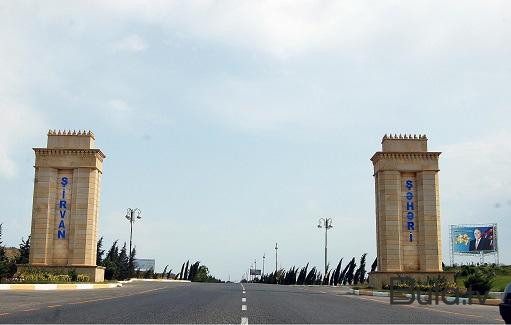  Binanın qarşısında ana və övladının meyiti tapıldı  