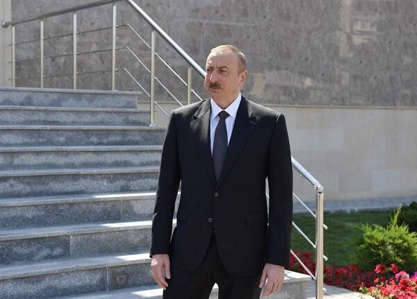  Prezident yeni inşa olunmuş yolun açılışında  