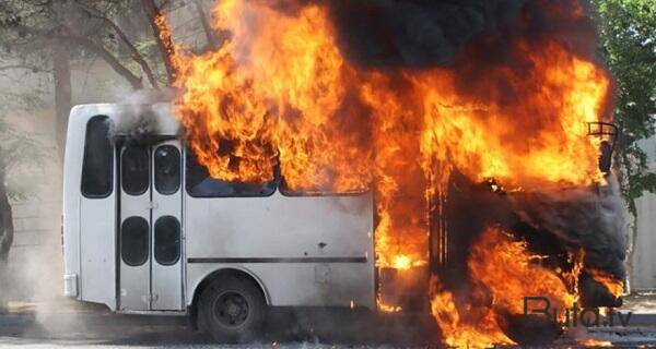  Bakıda sərnişin avtobusu yandı - Video  