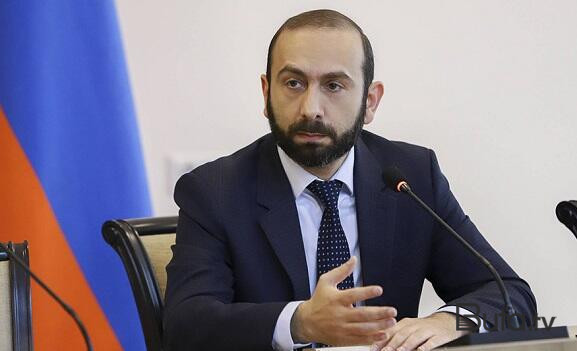  Mirzoyan diplomatlarla sərhədimizə gəldi  