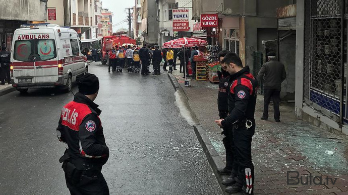  İstanbulda xəstəxanaya silahlı hücum: yaralılar var  