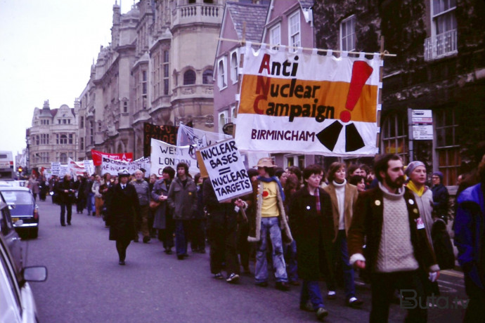  150 mindən çox etirazçı Berlin küçələrinə axışdı  