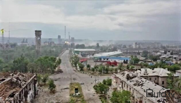  Ukrayna Lisiçanskda zavodu vurdu: 9 ölü, 10 yaralı  