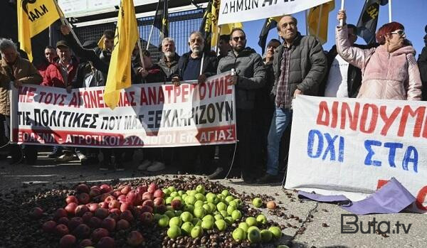  Yunan fermerlər də etiraza başladı: Magistral yol bağlandı  