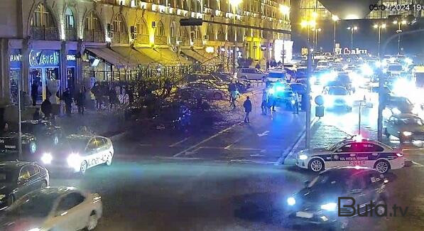  Bakıda ağac yola aşdı: maşınların hərəkəti məhdudlaşdı  